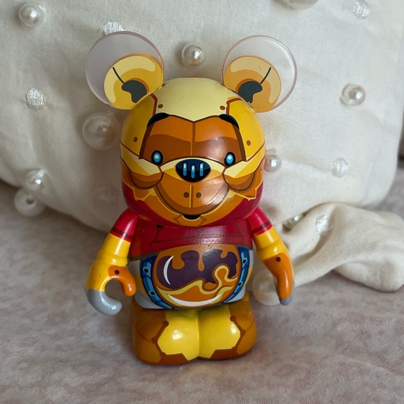 Disney Parks Robot Winnie the Pooh Vinylmation ๐ฏ - Picture 1 of 2